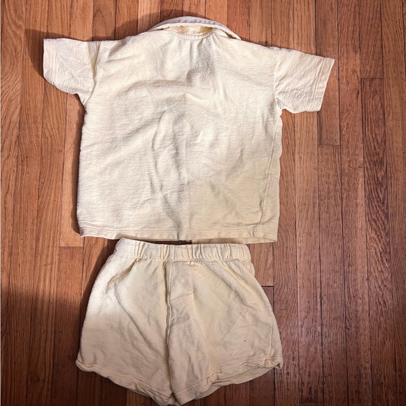 H&M 2T Yellow Short Sleeve Shirt and Shorts Set - Picture 2 of 6